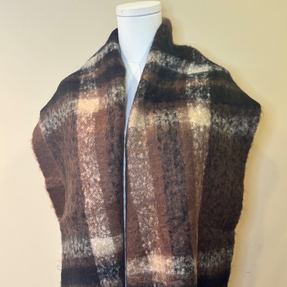 NWT Aqua Fringe Scarf Women's, Black/Brown, OS